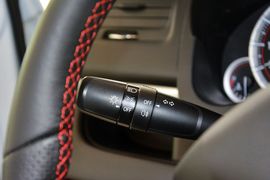 2014款铃木速翼特1.6L手动豪华版