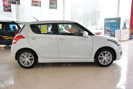 2014款铃木速翼特1.6L手动豪华版