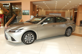 2025款雷克萨斯ES