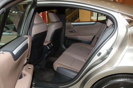 2025款雷克萨斯ES