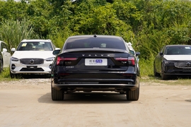 2026款沃尔沃S90插电式混动