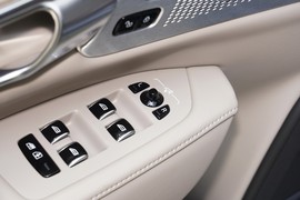 2026款沃尔沃S90插电式混动