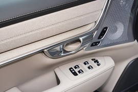 2026款沃尔沃S90插电式混动