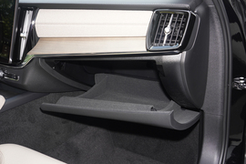 2026款沃尔沃S90插电式混动