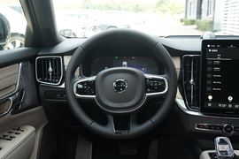 2026款沃尔沃S90插电式混动