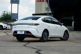 2025款比亚迪驱逐舰05