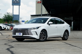 2025款比亚迪驱逐舰05