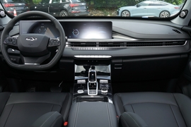 2025款奇瑞瑞虎8