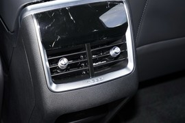 2025款奇瑞瑞虎8