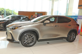 2025款雷克萨斯NX