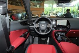 2025款雷克萨斯NX