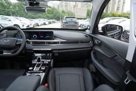 2025款奇瑞瑞虎8