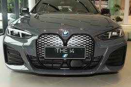 2025款宝马i4