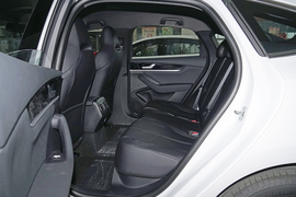 2025款比亚迪秦PLUS