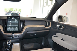 2026款沃尔沃XC60