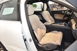 2026款沃尔沃XC60