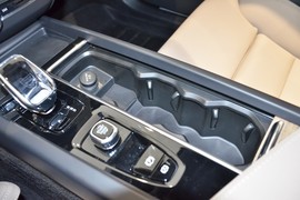 2026款沃尔沃XC60