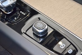 2026款沃尔沃XC60