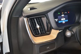 2026款沃尔沃XC60