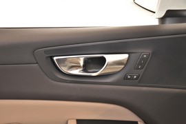 2026款沃尔沃XC60