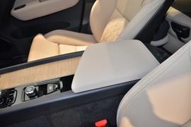 2026款沃尔沃XC60