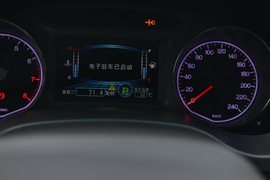 比亚迪2014款速锐1.5TID旗舰型