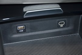 2025款起亚狮铂拓界