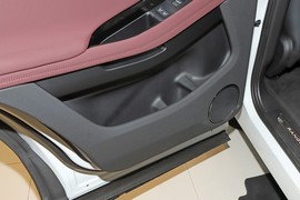 2026款路虎揽胜极光