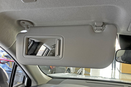 2025款丰田卡罗拉锐放