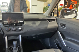 2025款丰田卡罗拉锐放