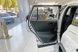 2025款丰田卡罗拉锐放