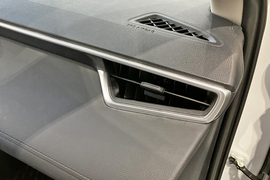 2025款丰田卡罗拉锐放