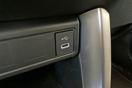 2025款丰田卡罗拉锐放