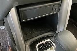 2025款丰田卡罗拉锐放