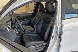 2025款丰田卡罗拉锐放