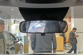 2025款丰田卡罗拉锐放