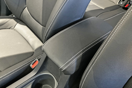 2025款丰田卡罗拉锐放