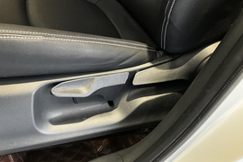 2025款丰田卡罗拉锐放