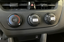 2025款丰田卡罗拉锐放