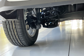 2025款丰田卡罗拉锐放