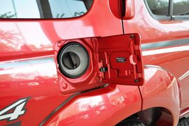 2013款日产帕拉丁2.4L手动纪念版豪华型