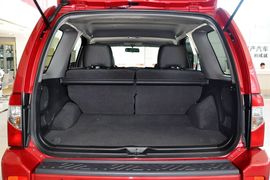 2013款日产帕拉丁2.4L手动纪念版豪华型