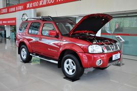 2013款日产帕拉丁2.4L手动纪念版豪华型