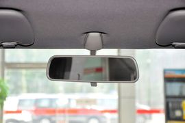 2013款日产帕拉丁2.4L手动纪念版豪华型