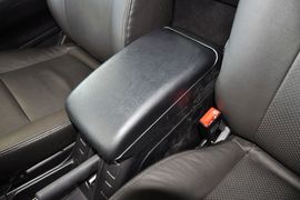 2013款日产帕拉丁2.4L手动纪念版豪华型