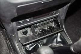 2013款日产帕拉丁2.4L手动纪念版豪华型