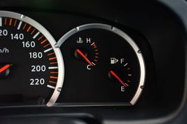 2013款日产帕拉丁2.4L手动纪念版豪华型