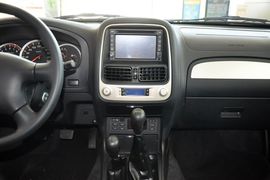 2013款日产帕拉丁2.4L手动纪念版豪华型