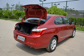 2014款雪铁龙全新爱丽舍1.6L手动舒适型