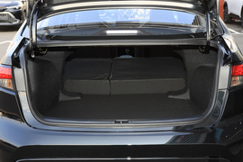 2026款丰田雷凌L